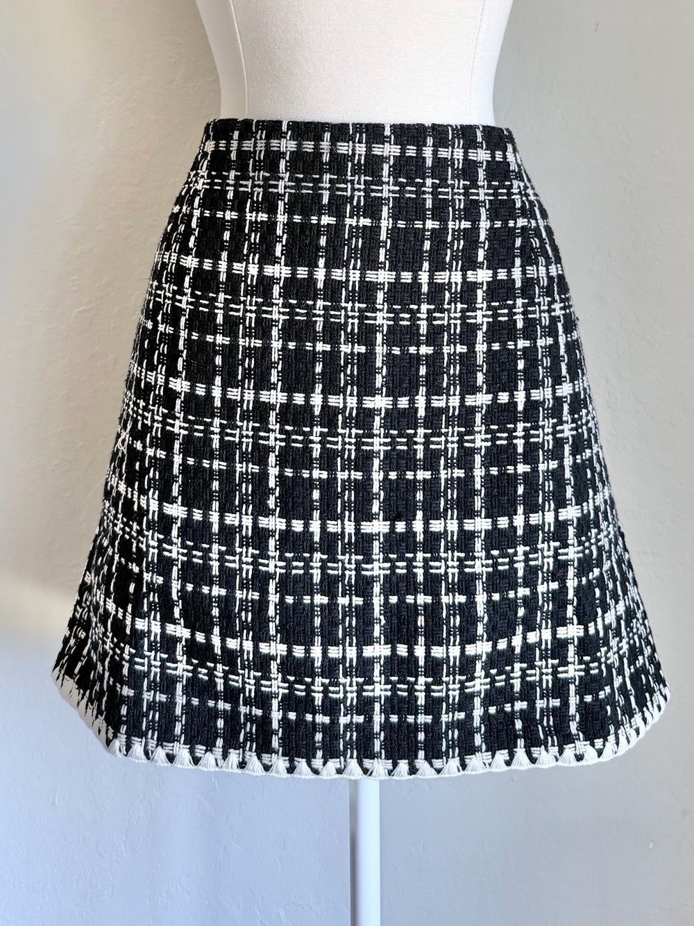 Laundry by Shelli Segal Black & White Tweed Mini Skirt, Back Zip, Sz M Preppy